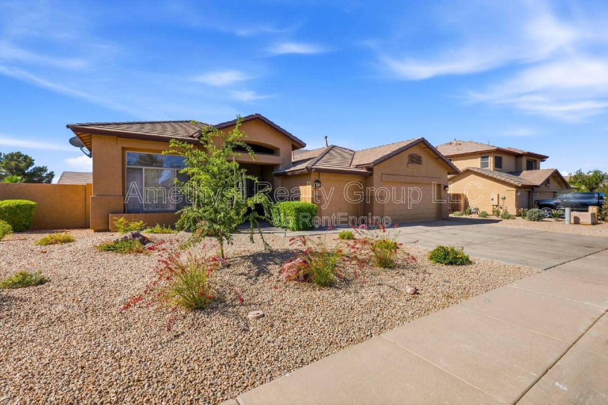 House for rent at 7017 W Greenbriar Dr, Glendale, AZ 85308