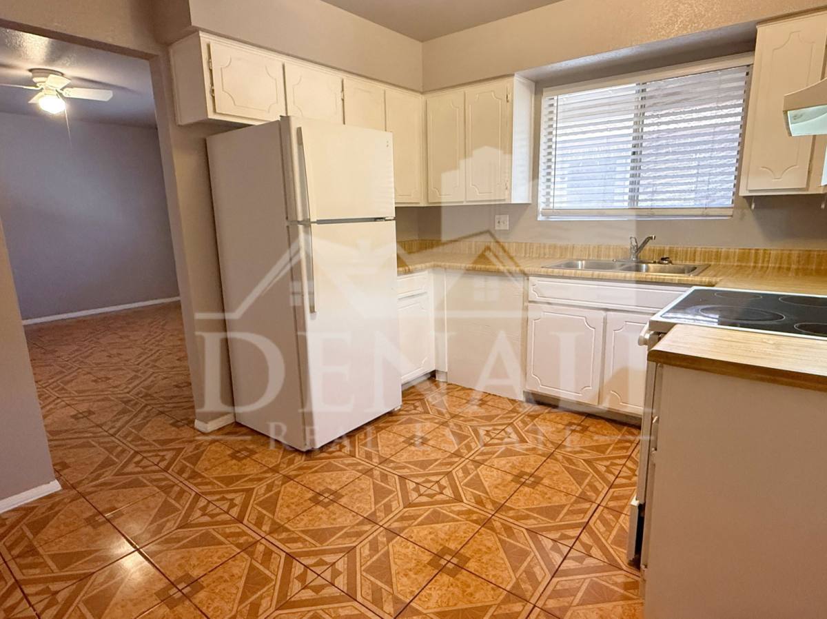 Apartment for rent at 624 E Marilyn Ave #1, Mesa, AZ 85204