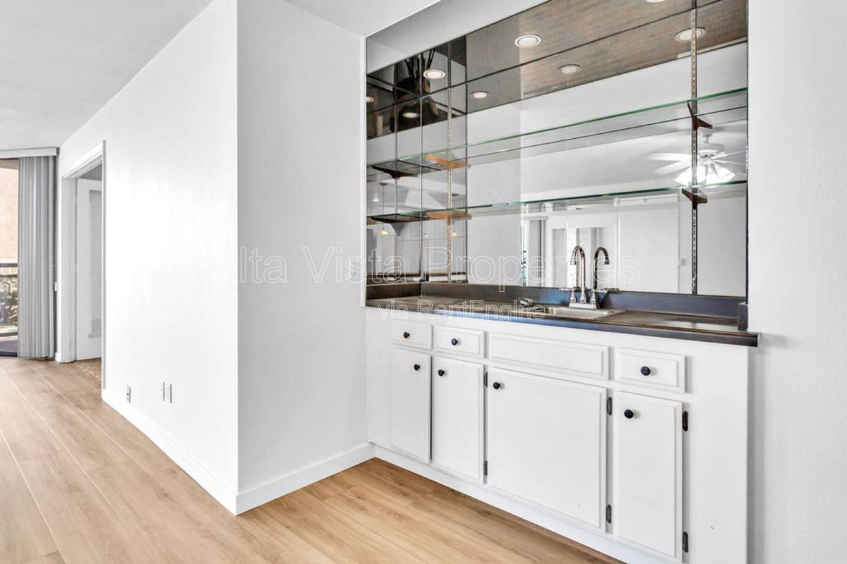 Apartment for rent at 3916 Riviera Dr #204, San Diego, CA 92109