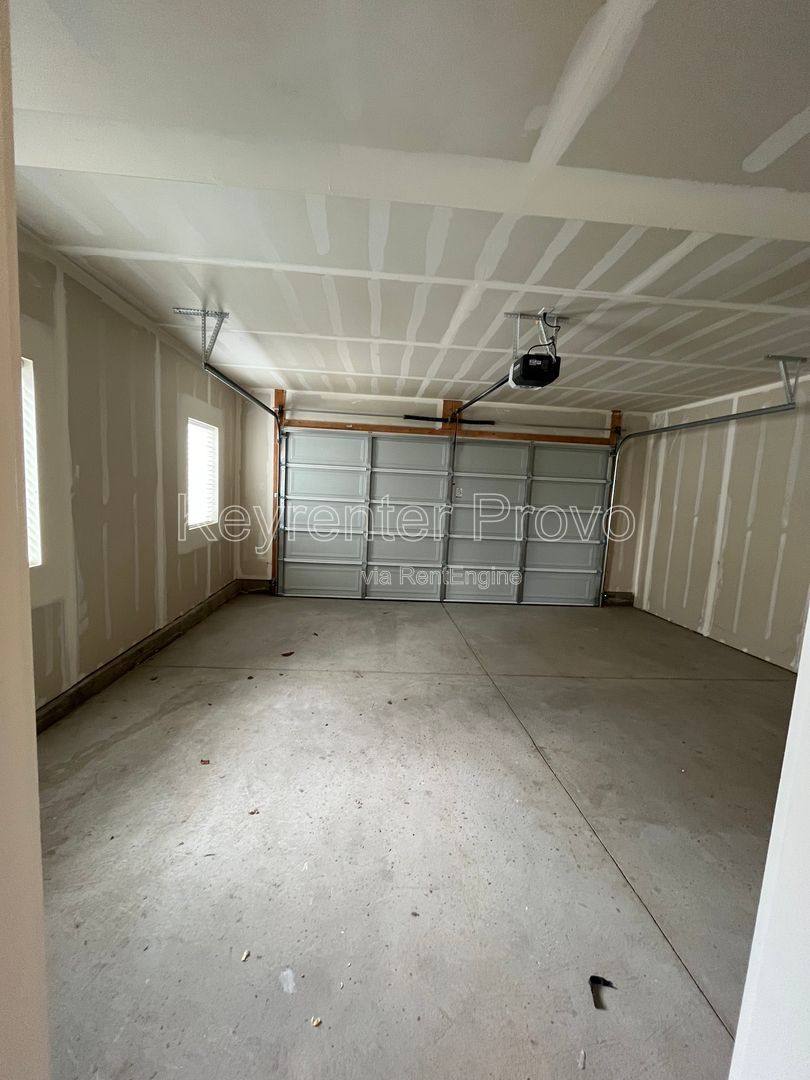 Townhouse for rent at 1046 E 1300 S, Provo, UT 84606