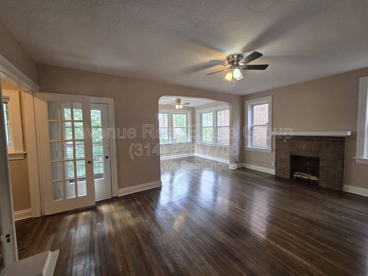 Apartment for rent at 4956 Holly Hills Ave #2F, Saint Louis, MO 63109