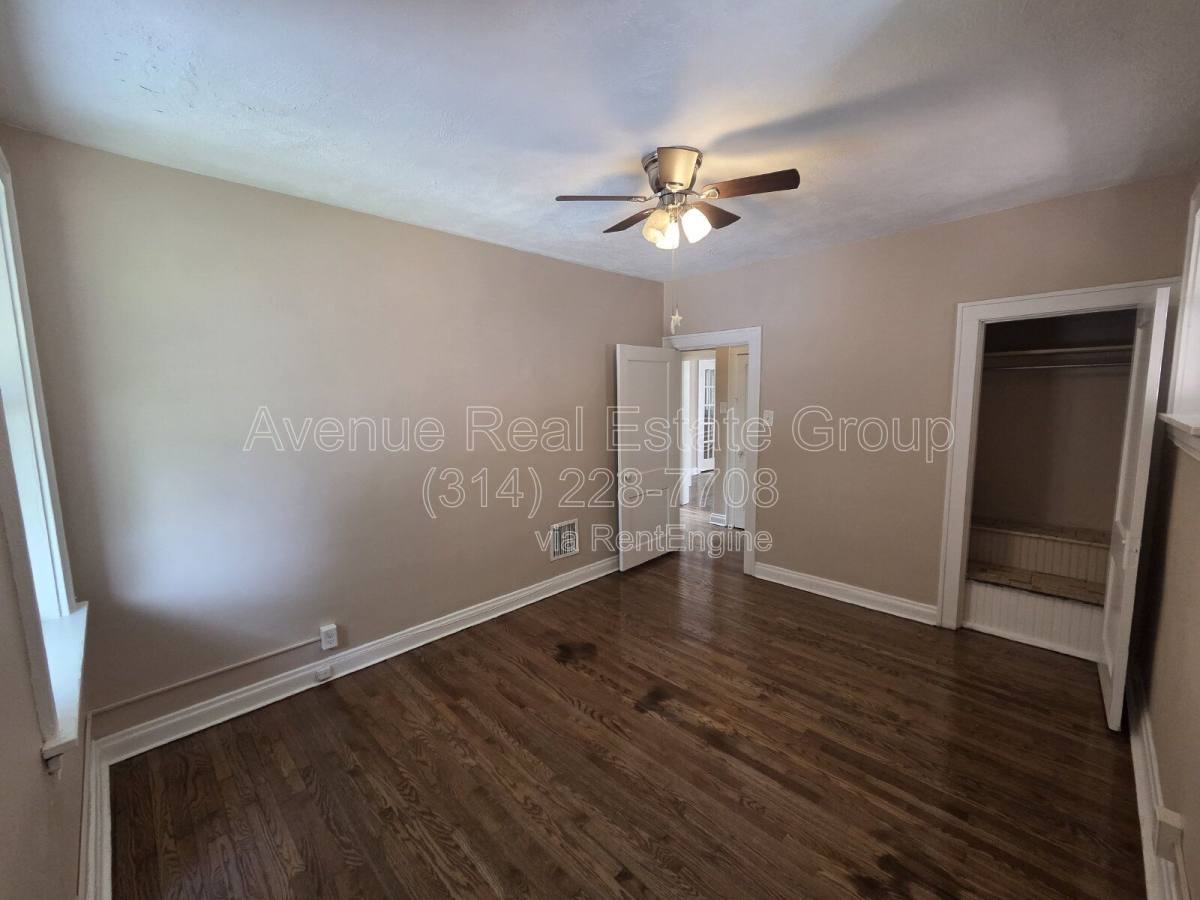 Apartment for rent at 4956 Holly Hills Ave #2F, Saint Louis, MO 63109