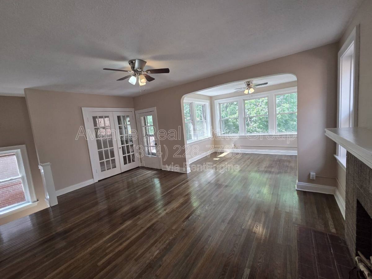 Apartment for rent at 4956 Holly Hills Ave #2F, Saint Louis, MO 63109