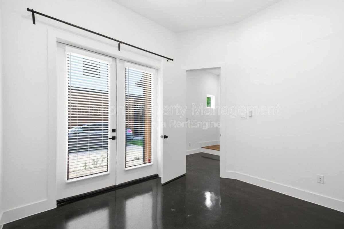 Apartment for rent at 1307 Bayou St #B, Houston, TX 77020