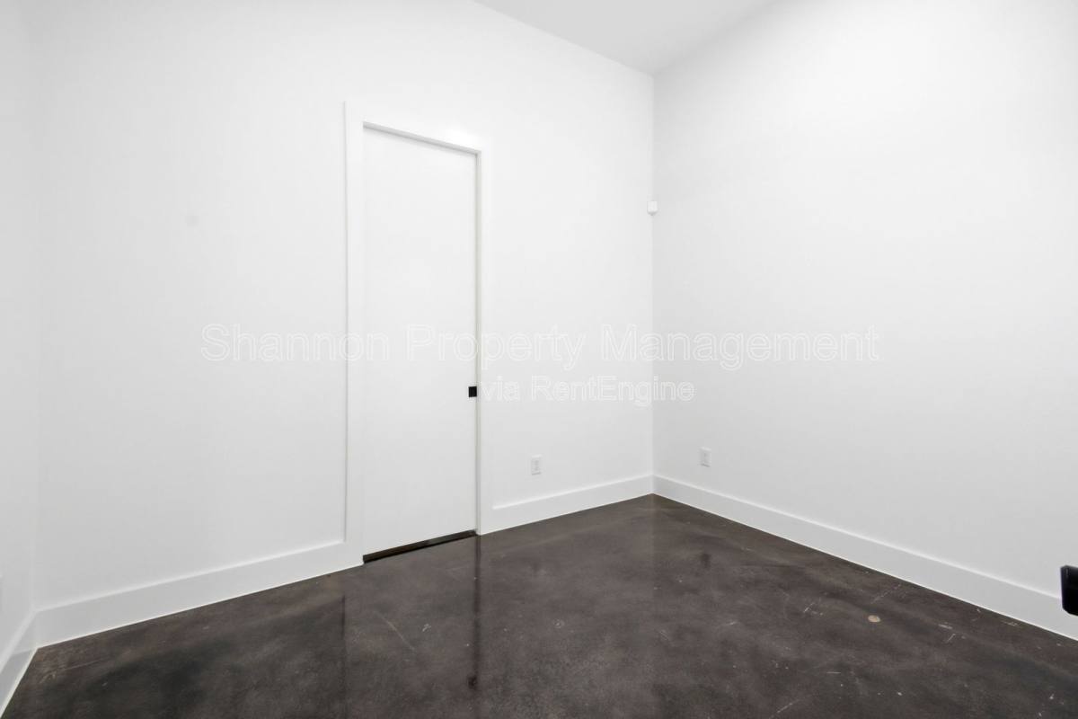 Apartment for rent at 1307 Bayou St #B, Houston, TX 77020