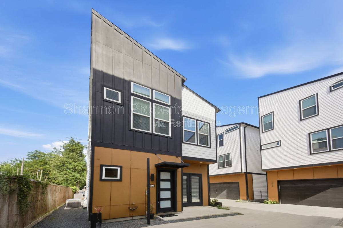 Apartment for rent at 1307 Bayou St #B, Houston, TX 77020