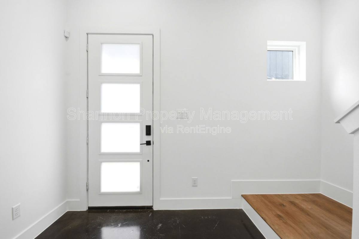 Apartment for rent at 1307 Bayou St #B, Houston, TX 77020
