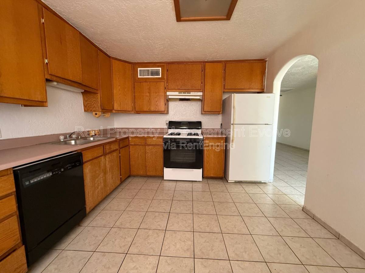 House for rent at 4021 W Berridge Lane, Phoenix, AZ 85019