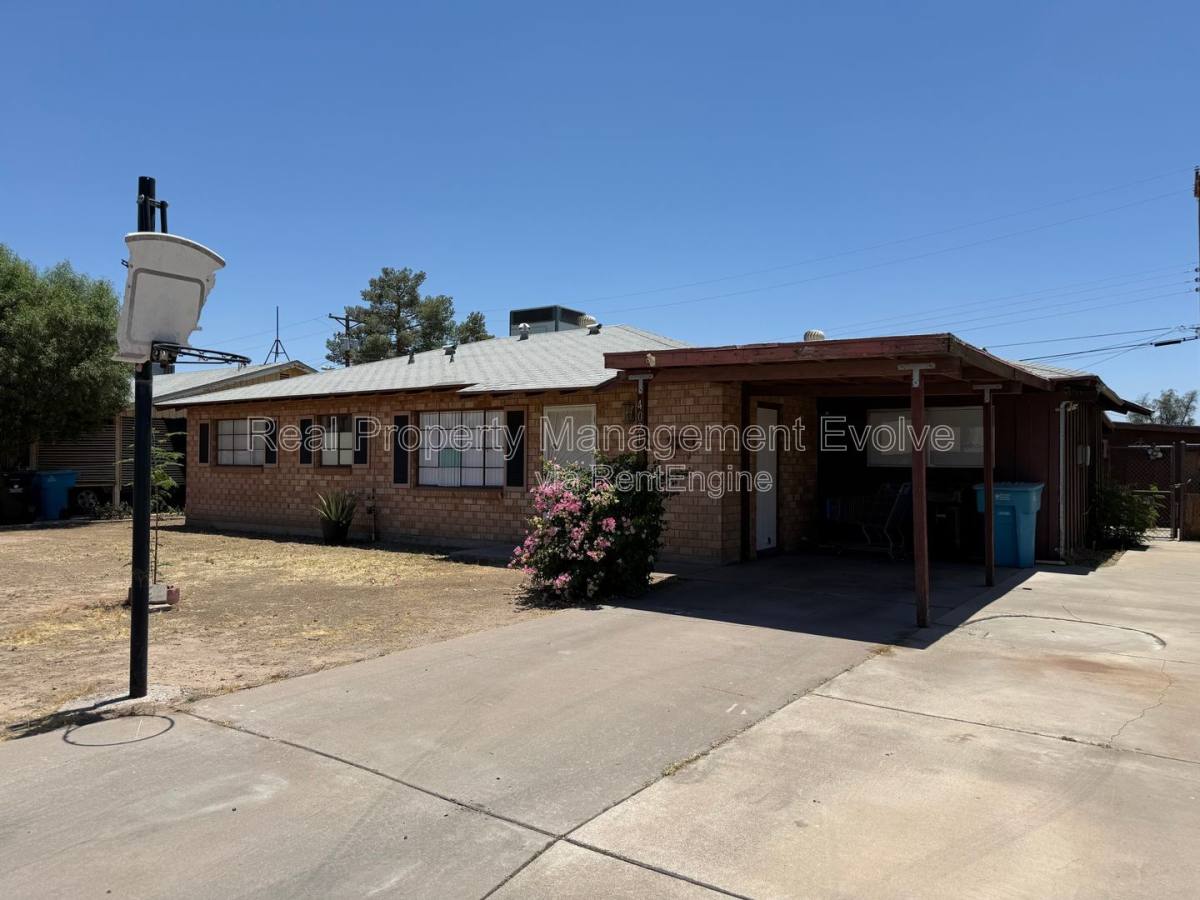 House for rent at 4021 W Berridge Lane, Phoenix, AZ 85019