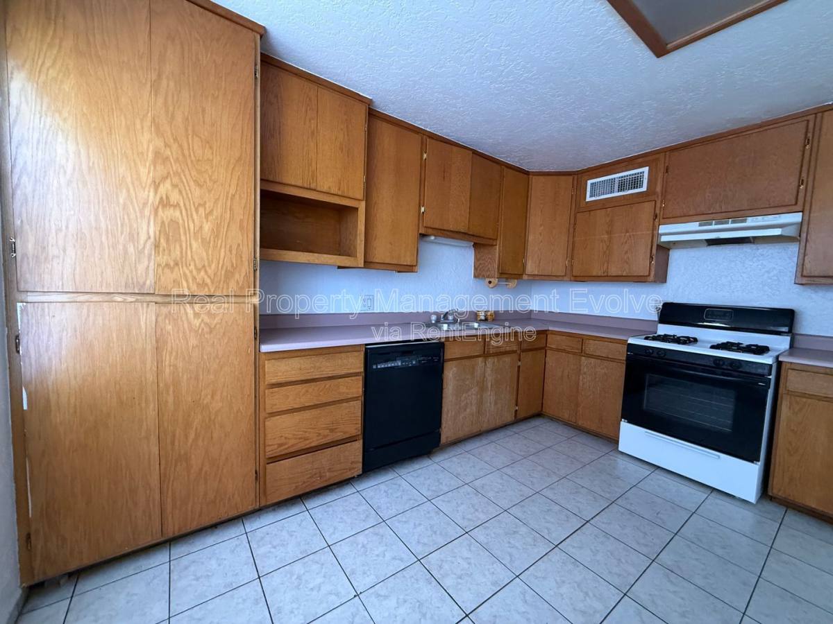 House for rent at 4021 W Berridge Lane, Phoenix, AZ 85019
