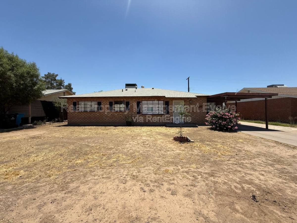 House for rent at 4021 W Berridge Lane, Phoenix, AZ 85019