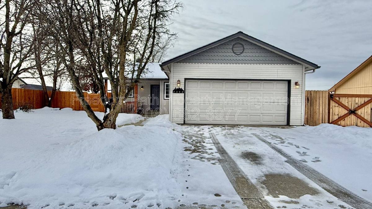 House for rent at 1382 Tanager Ave, Hayden, ID 83835