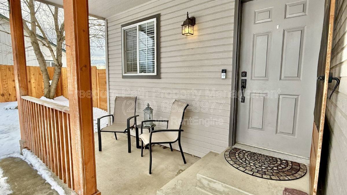 House for rent at 1382 Tanager Ave, Hayden, ID 83835