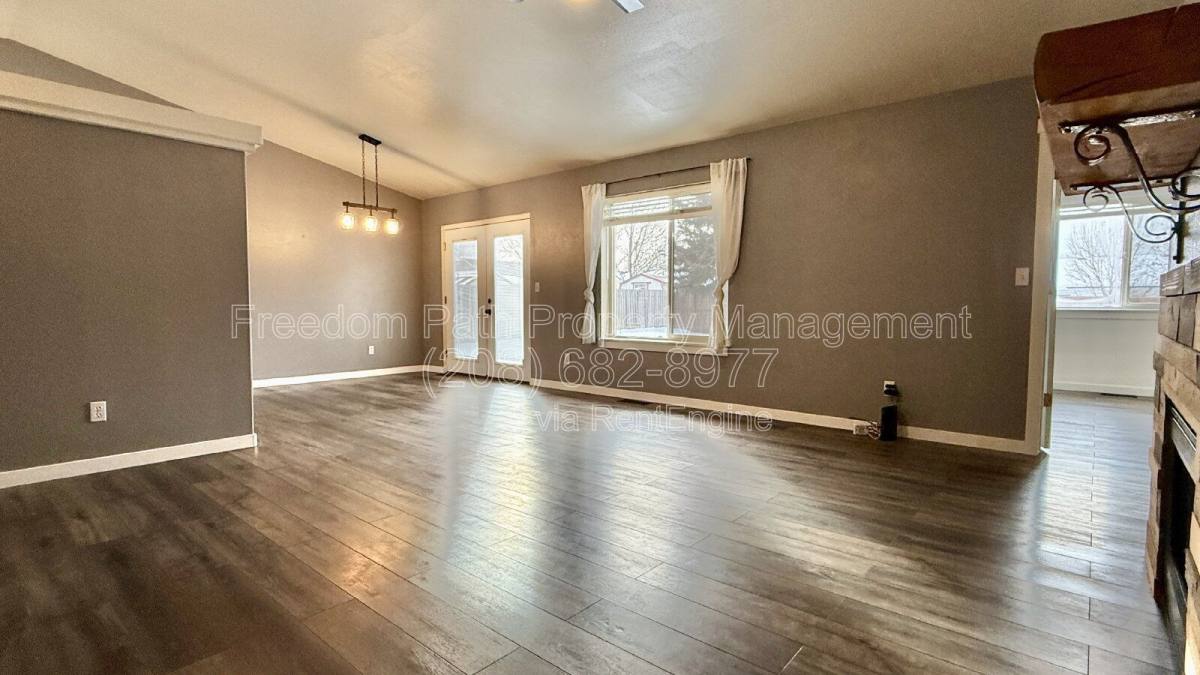 House for rent at 1382 Tanager Ave, Hayden, ID 83835
