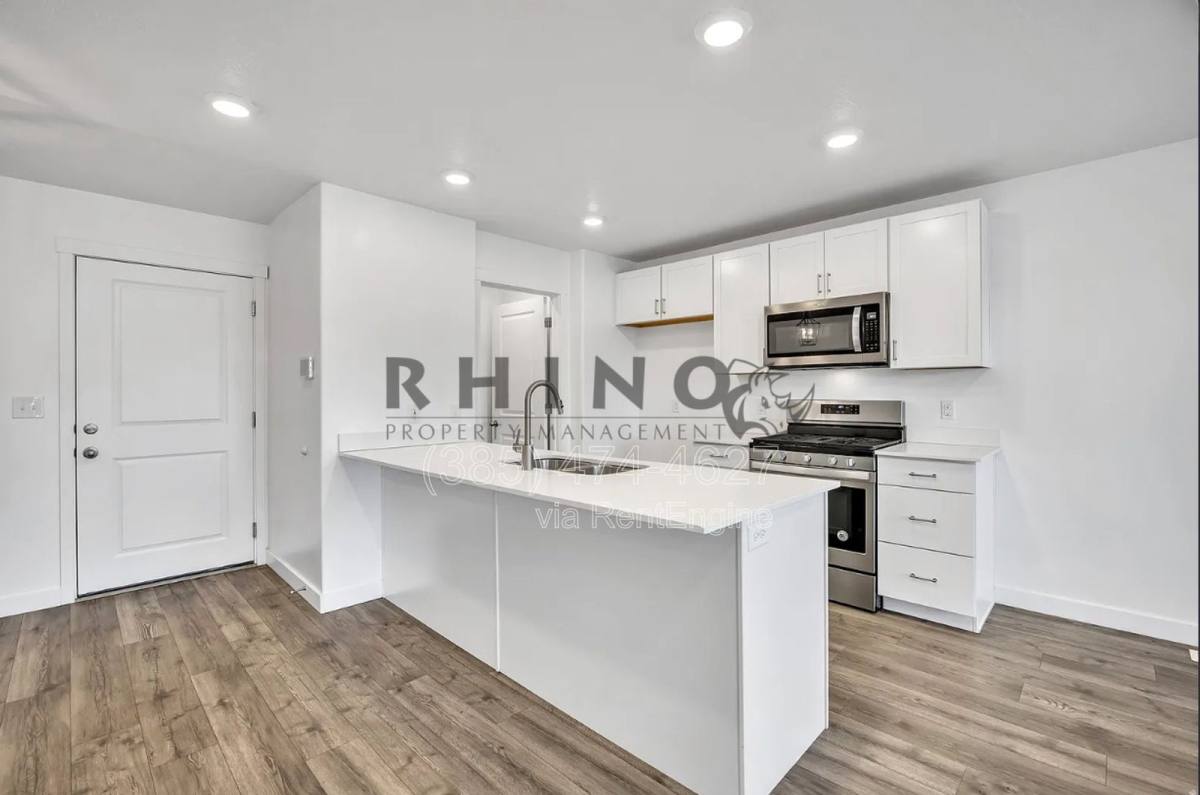 Townhouse for rent at 880 N Herman Dr, Lehi, UT 84043