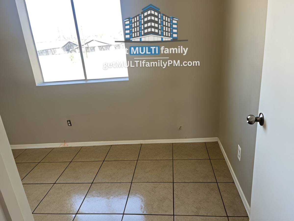 Apartment for rent at 1629 E Wood St #201, Phoenix, AZ 85040