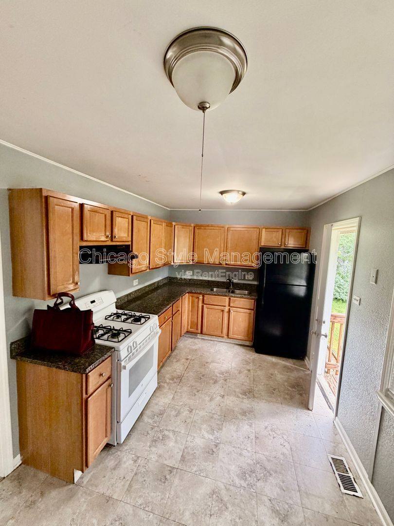 House for rent at 4507 Balmoral Dr, Richton Park, IL 60471
