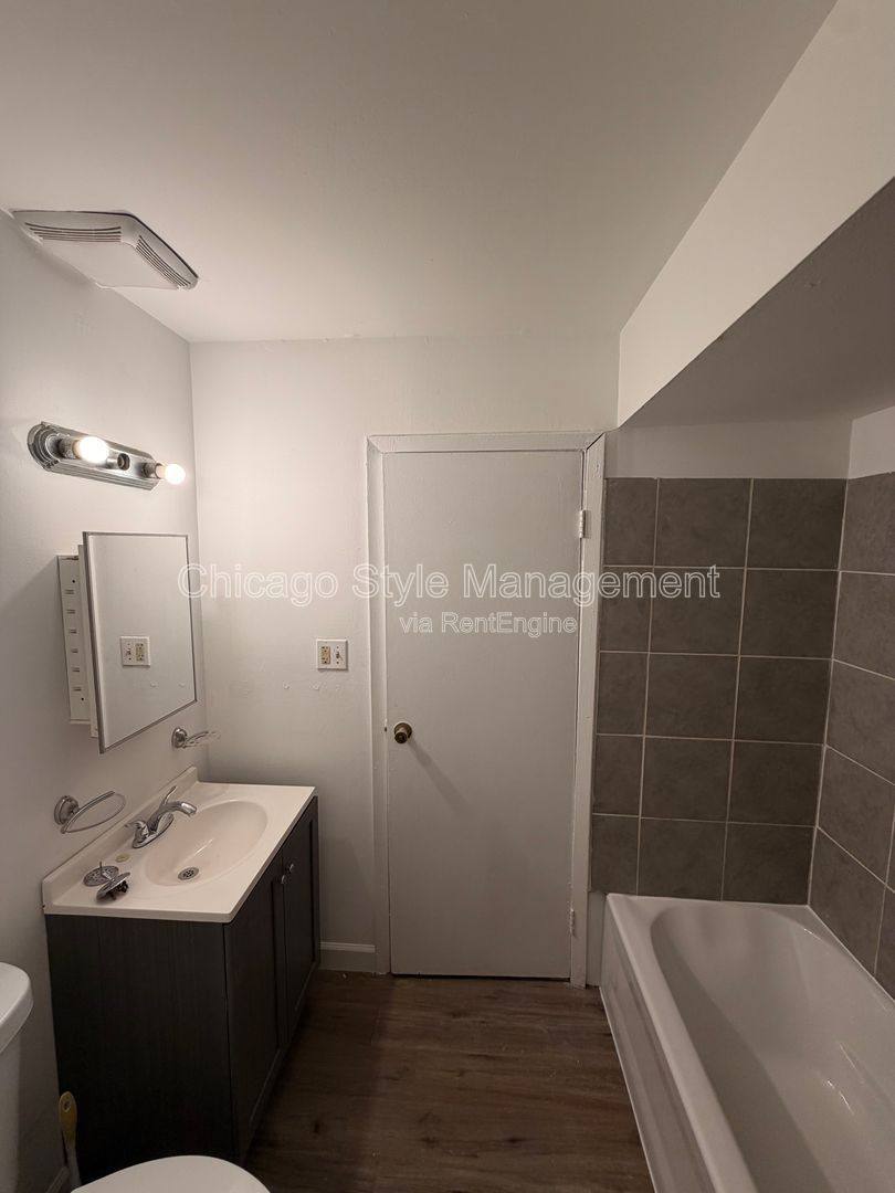 House for rent at 1928 Campbell Ave, Chicago Heights, IL 60411