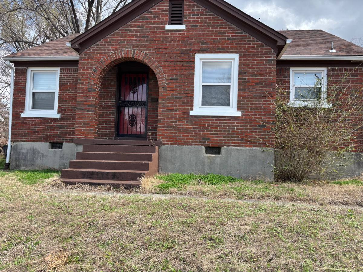 House for rent at 1800 McMillian, Memphis, TN 38106