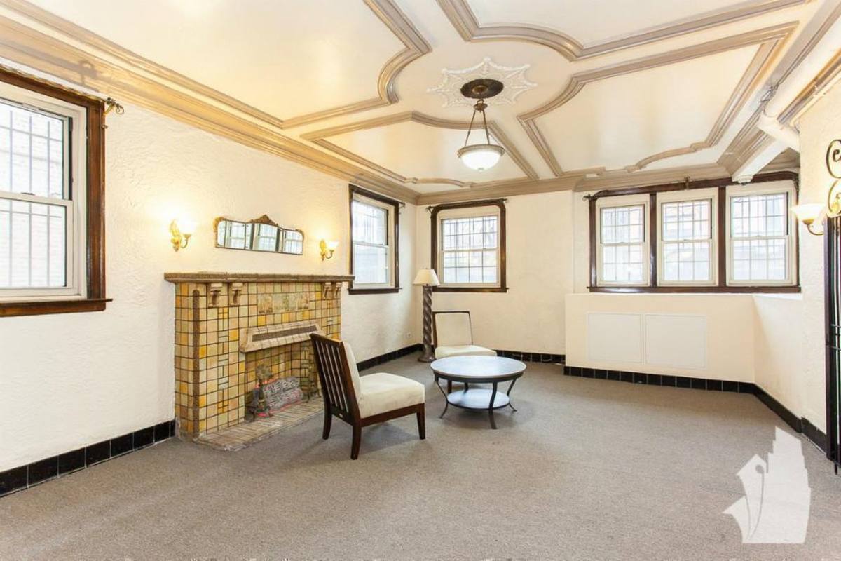 Apartment for rent at 2536 N Sawyer Ave, Chicago, IL 60647