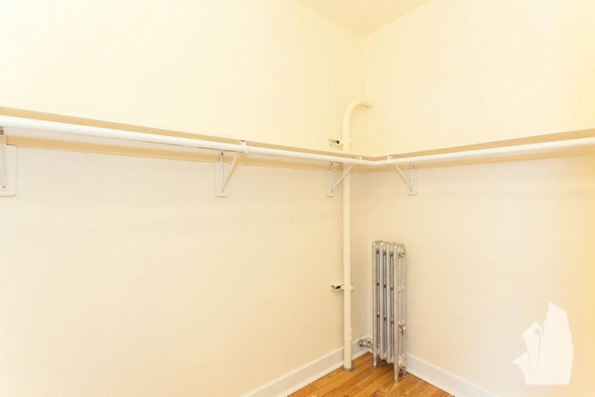 Apartment for rent at 2536 N Sawyer Ave, Chicago, IL 60647