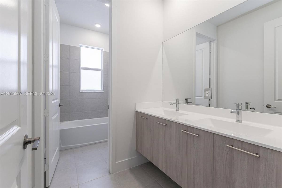 House for rent at 12259 SW 43rd St, Fort Lauderdale, FL 33330