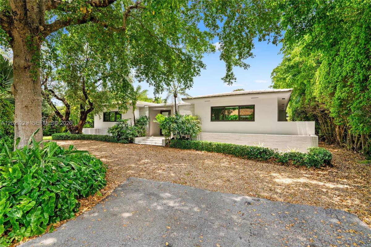 House for rent at 112 E 1st Court, Miami Beach, FL 33139