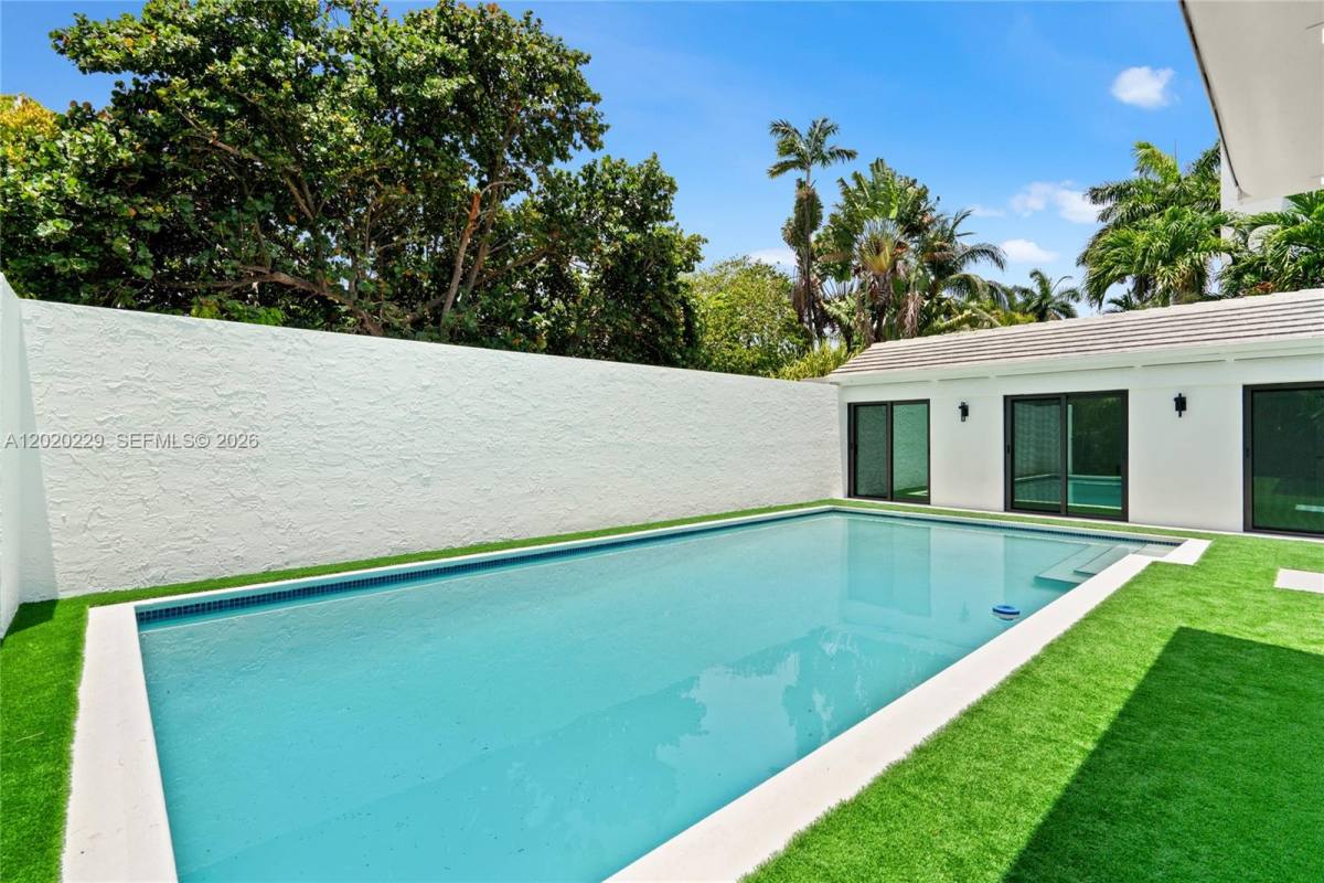 House for rent at 112 E 1st Court, Miami Beach, FL 33139