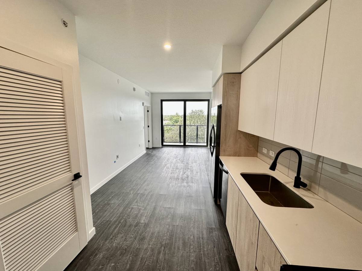 Apartment for rent at 501 NW 7th Ave, Fort Lauderdale, FL 33311
