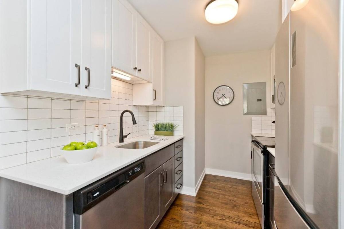 Apartment for rent at 5536 N Sheridan Rd, Chicago, IL 60640