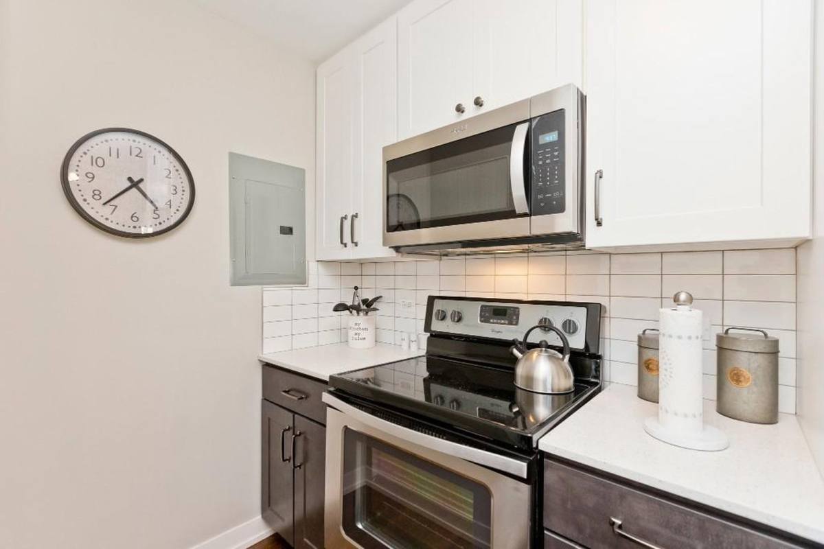 Apartment for rent at 5536 N Sheridan Rd, Chicago, IL 60640