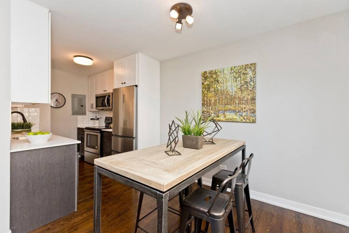 Apartment for rent at 5536 N Sheridan Rd, Chicago, IL 60640