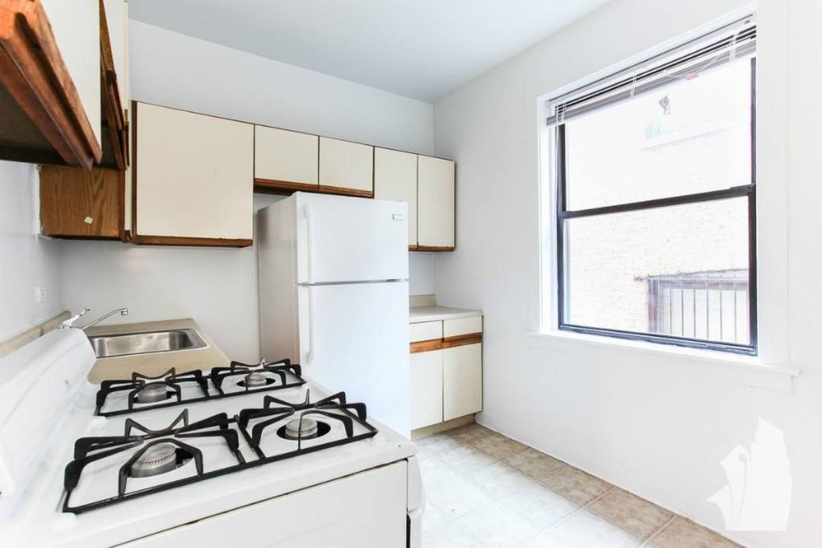 Apartment for rent at 1530 N Kedzie Ave, Chicago, IL 60651