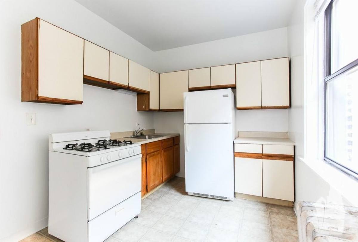 Apartment for rent at 1530 N Kedzie Ave, Chicago, IL 60651