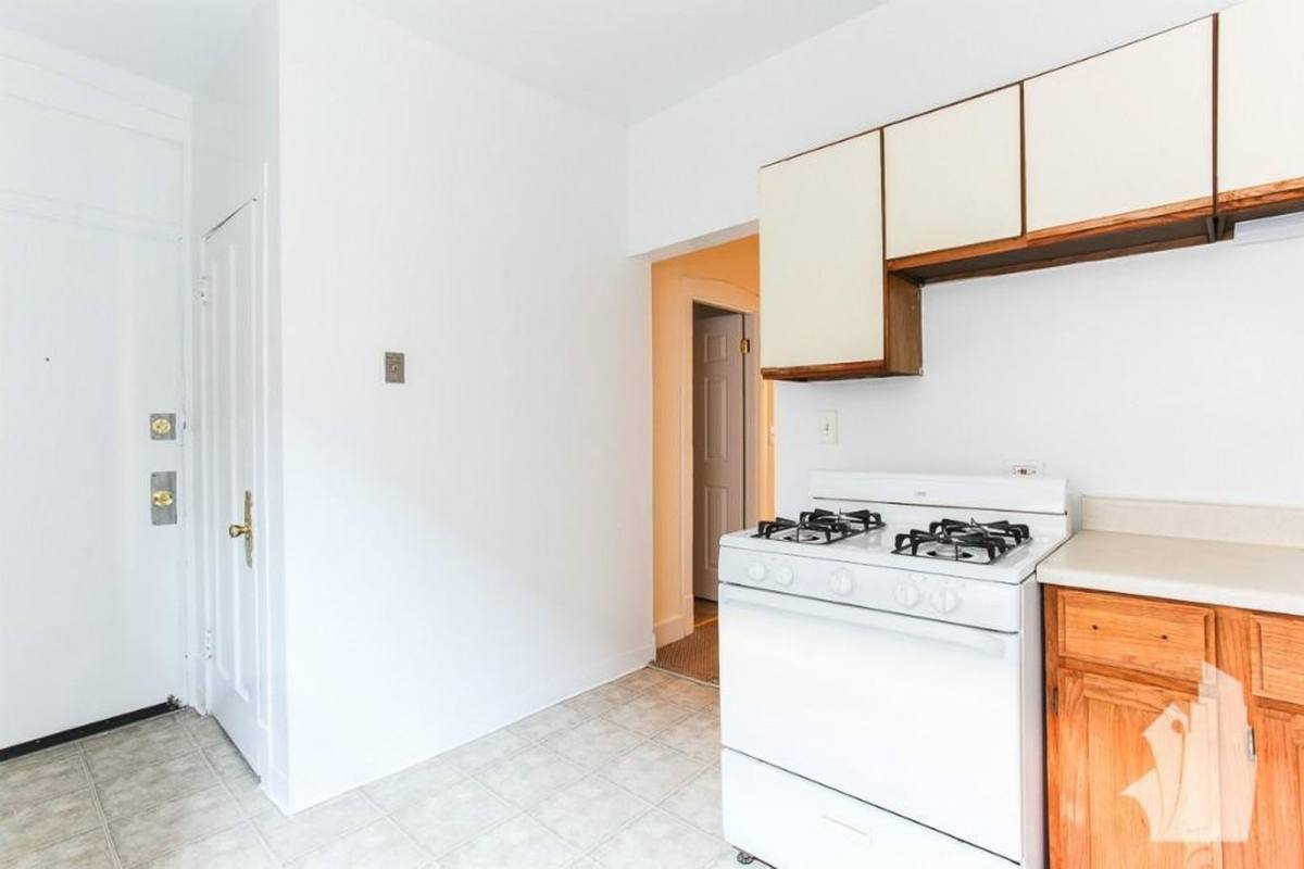 Apartment for rent at 1530 N Kedzie Ave, Chicago, IL 60651