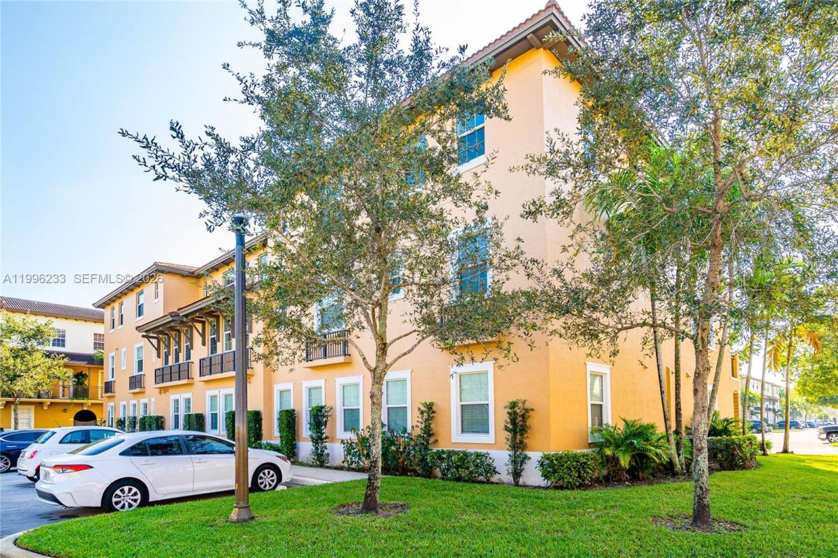 Townhouse for rent at 14749 SW 9th St, Hollywood, FL 33027