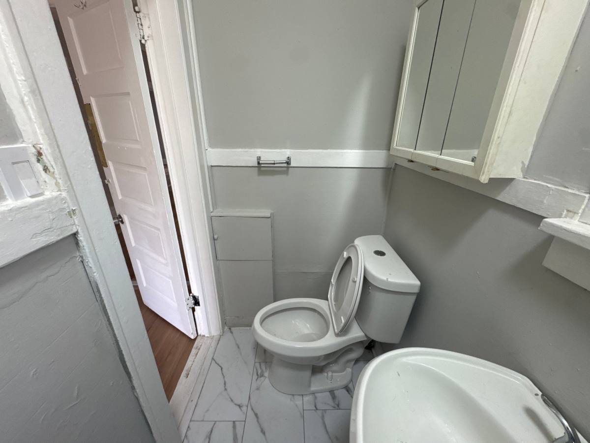 House for rent at 265 W 107th St, Chicago, IL 60628