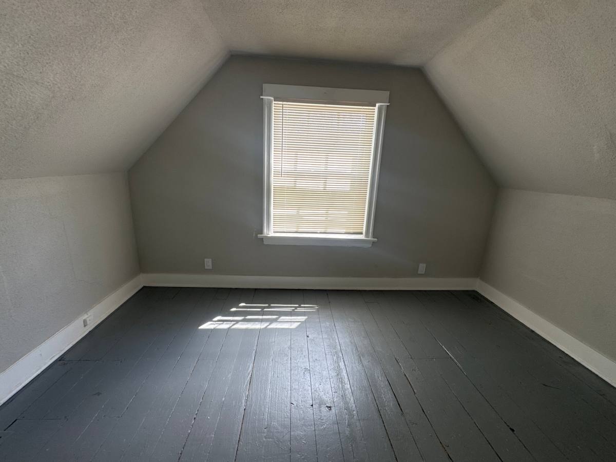 House for rent at 265 W 107th St, Chicago, IL 60628