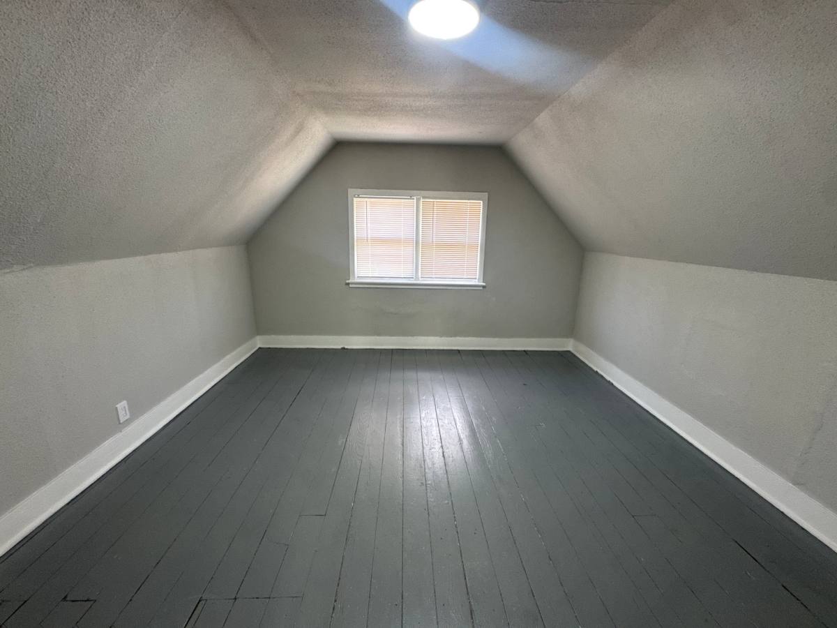 House for rent at 265 W 107th St, Chicago, IL 60628