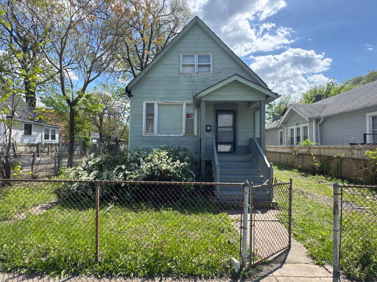 House for rent at 265 W 107th St, Chicago, IL 60628