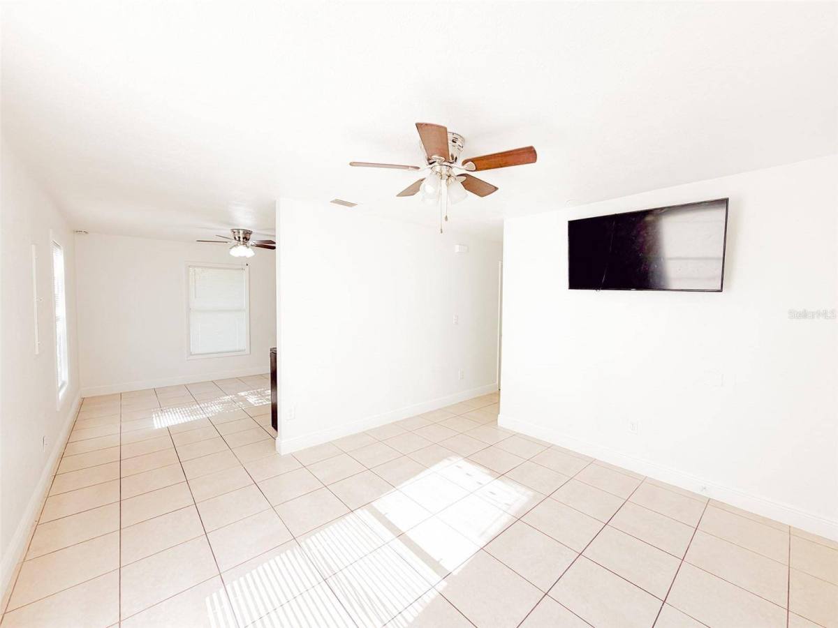 House for rent at 407 W Bella Vista St, Lakeland, FL 33805