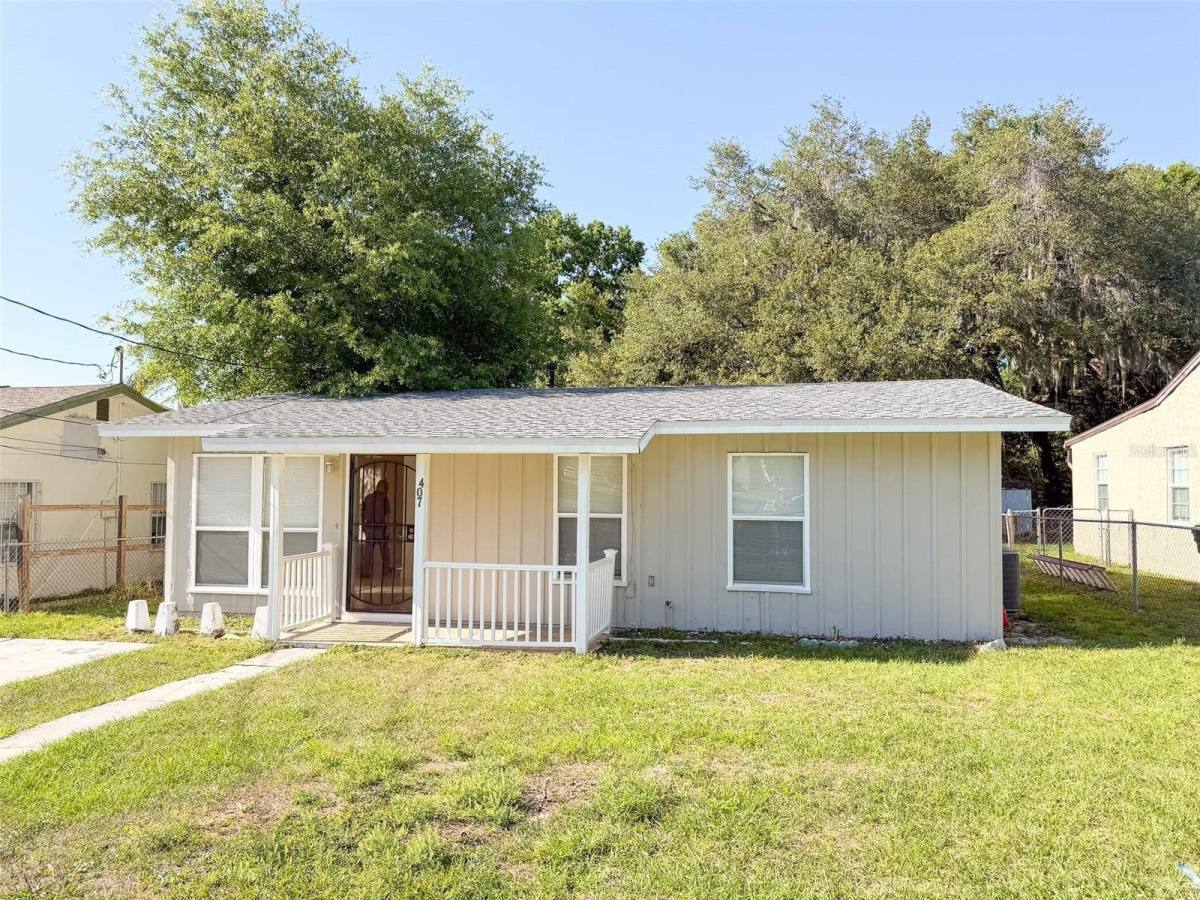 House for rent at 407 W Bella Vista St, Lakeland, FL 33805