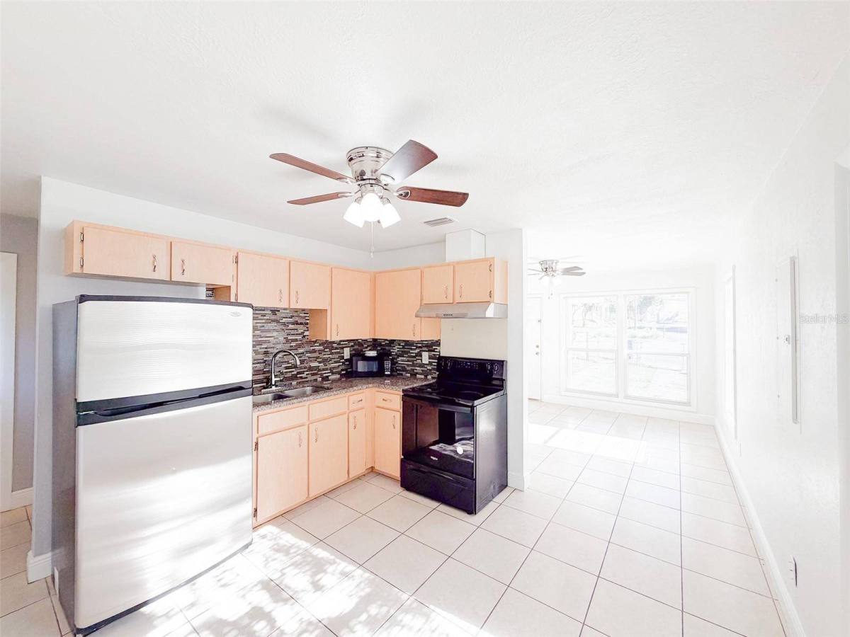House for rent at 407 W Bella Vista St, Lakeland, FL 33805