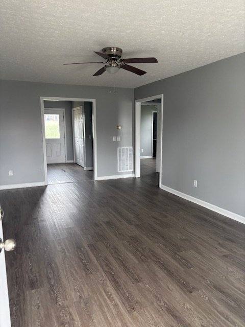 Apartment for rent at 123 Village Circle #B, Glasgow, KY 42141