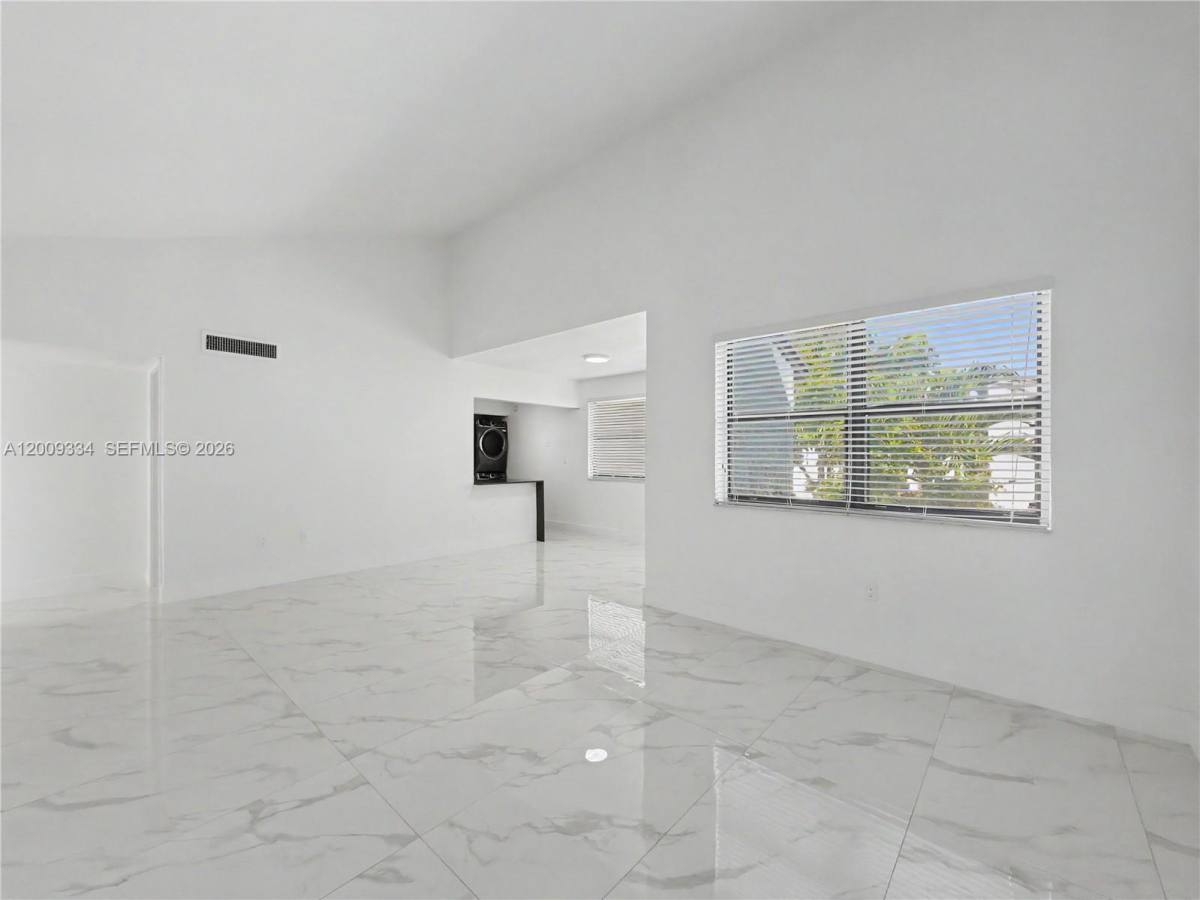 Condo for rent at 1001 NW 9th St Circle, Miami, FL 33172