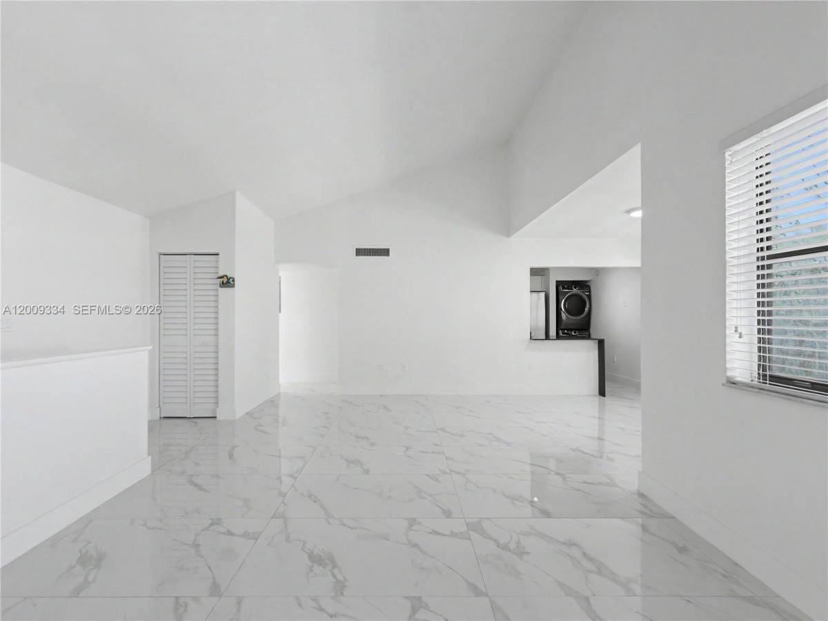 Condo for rent at 1001 NW 9th St Circle, Miami, FL 33172