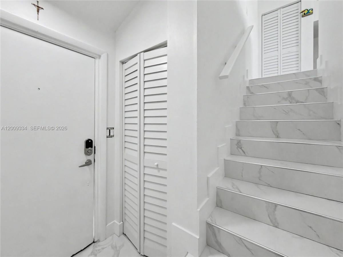 Condo for rent at 1001 NW 9th St Circle, Miami, FL 33172
