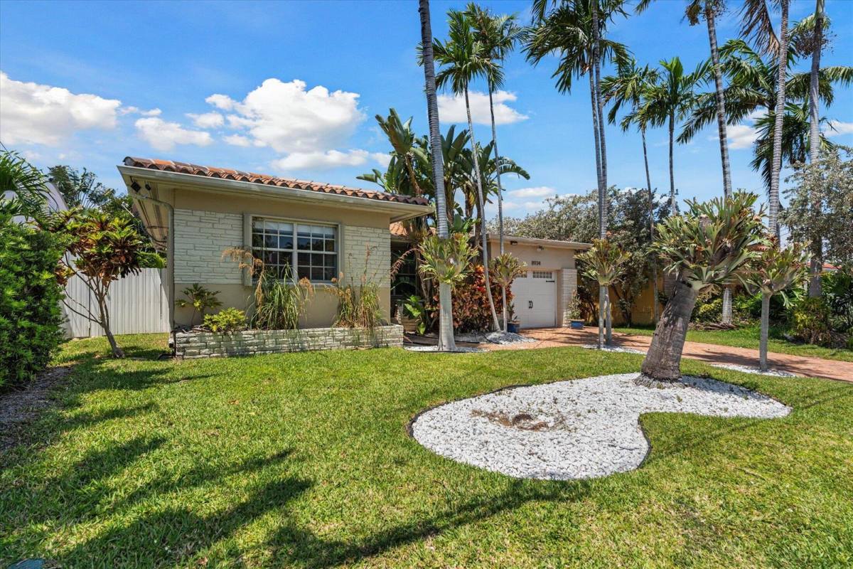 House for rent at 8934 Emerson Ave, Miami Beach, FL 33154