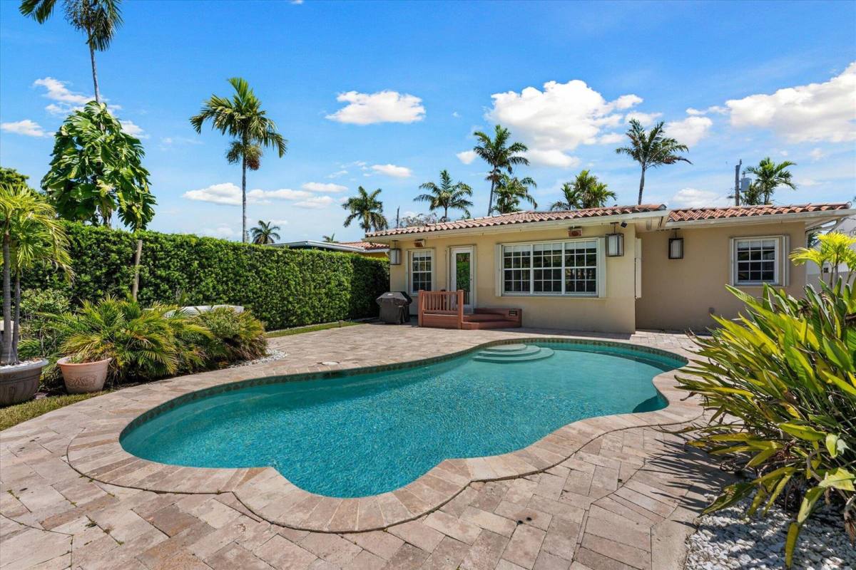 House for rent at 8934 Emerson Ave, Miami Beach, FL 33154