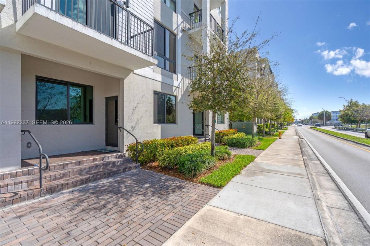 Apartment for rent at 8363 NW 41st St #1, Miami, FL 33166